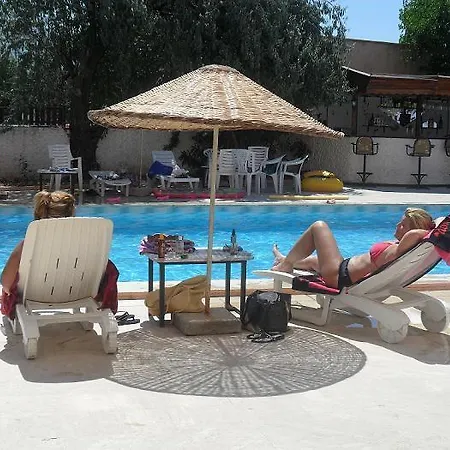 Отель Holiday