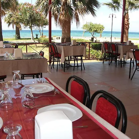 Otel Holiday Güzelçamlı