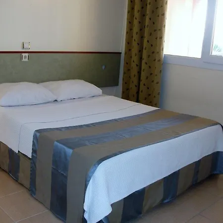 Holiday Güzelçamlı