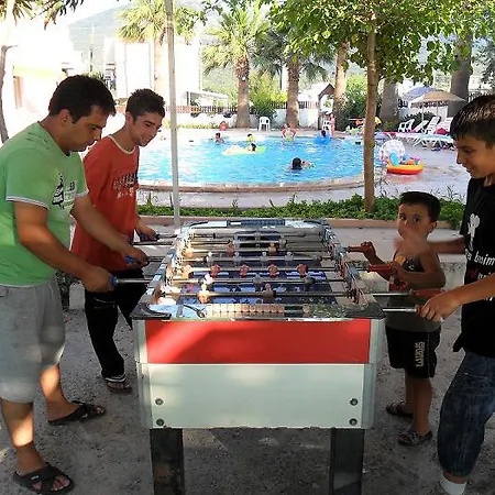 Otel Holiday Güzelçamlı